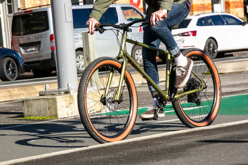 Marin Muirwoods Hybrid Bike 2026 in Gold-2