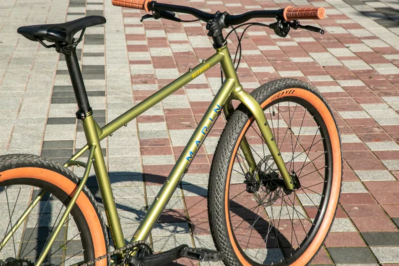 Marin Muirwoods Hybrid Bike 2026 in Gold-3