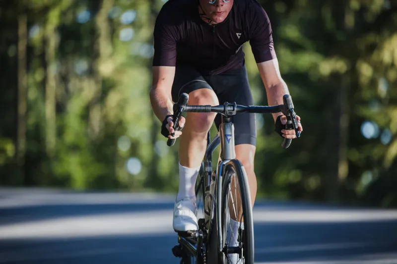 Giant Defy Advanced 1 Road Bike 2024 in Charcoal/Milky Way-12