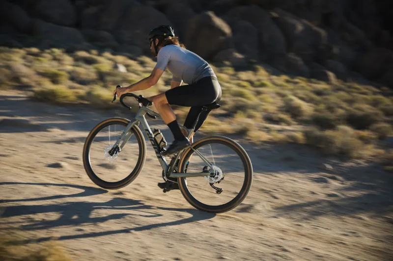 Giant Revolt Advanced 0 Gravel Bike 2025 in Gloss Aurora Noise-7