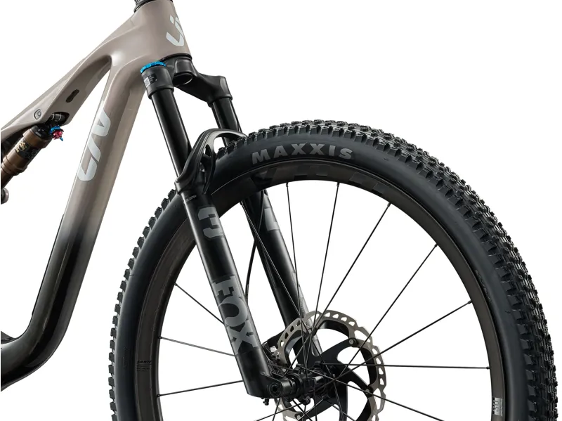 Liv Pique X Advanced SL 1 Full Suspension Mountain Bike 2026 in Dune Beige/Raw Carbon-6