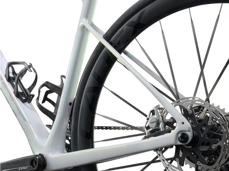 Giant Defy Advanced SL 0 Carbon Road Bike 2027 in Prism Pearl-4
