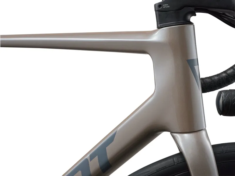 Giant TCR Advanced 1 105 Di2 Carbon Road Bike 2027 in Camel Silk-4