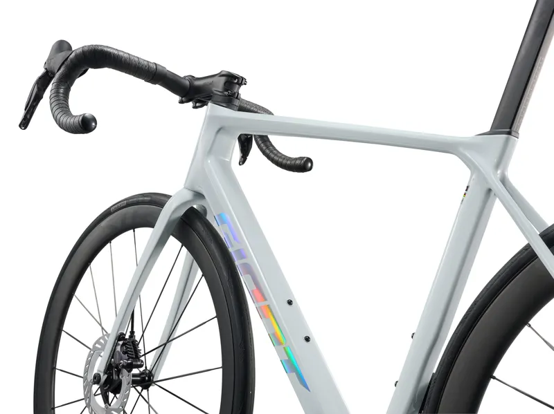 Giant TCR Advanced Pro 0 Di2 Carbon Road Bike 2027 in Icicle White-3
