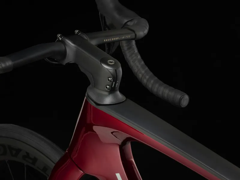 Trek Madone SL 6 Gen 7 Carbon Road Bike 2024 in Crimson-4