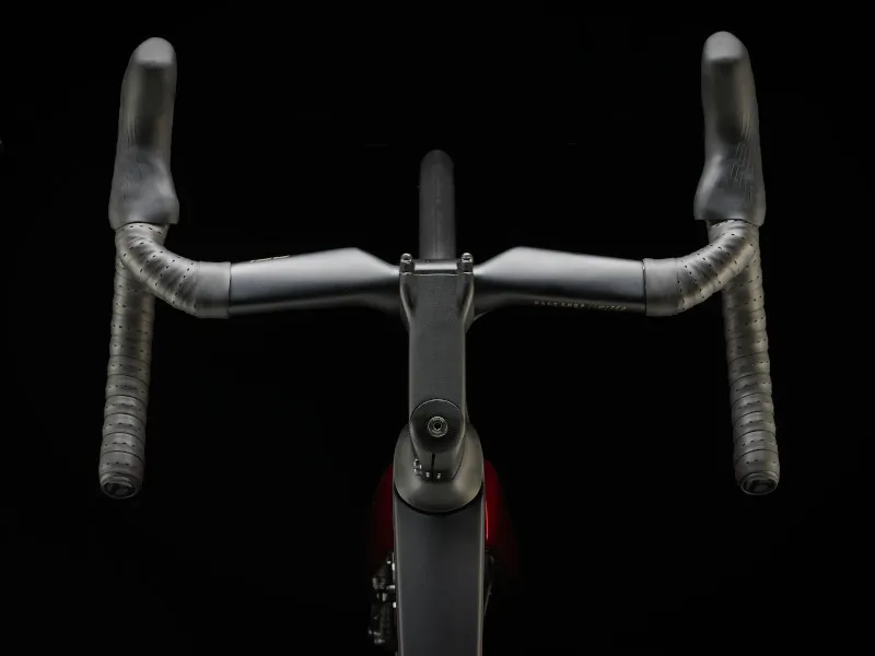 Trek Madone SL 6 Gen 7 Carbon Road Bike 2024 in Crimson-6