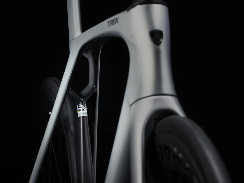 Trek Madone SLR 7 Gen 7 Carbon Road Bike 2023 in Quicksilver-3