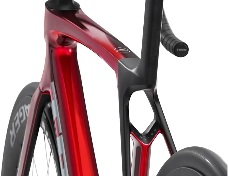 Trek Madone SL 7 Gen 8 Di2 Road Bike 2026 in Gloss Fury Red/Matte Deep Smoke-3