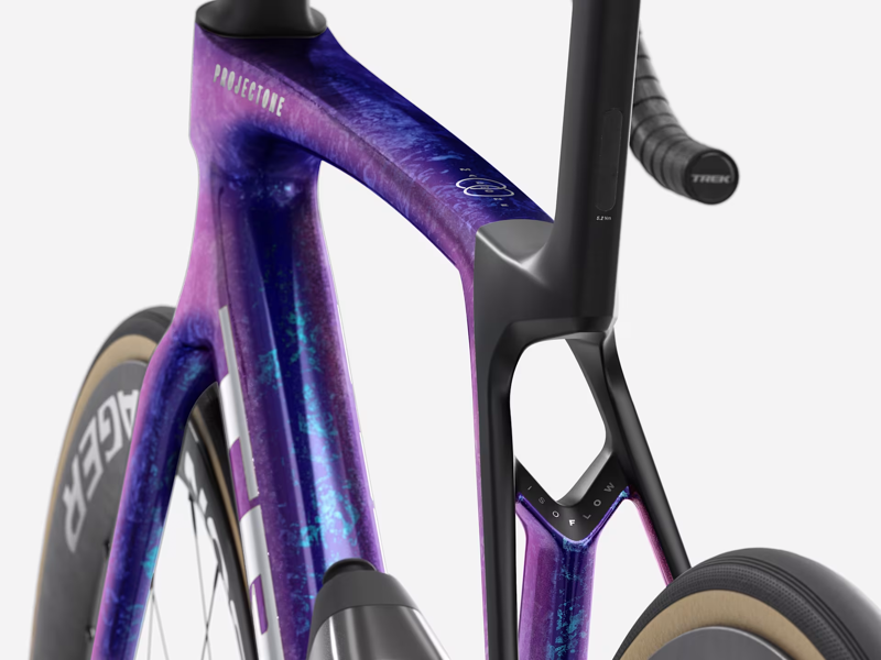 Trek Madone SLR 7 Di2 Gen 8 Road Bike 2026 in Purple Phaze-3