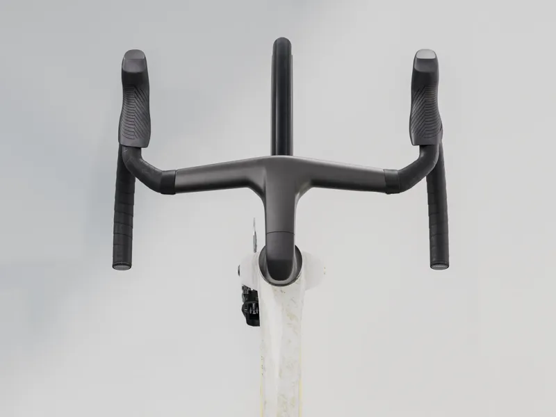 Trek Madone SLR 7 AXS Gen 8 Road Bike 2025 in Era White-2