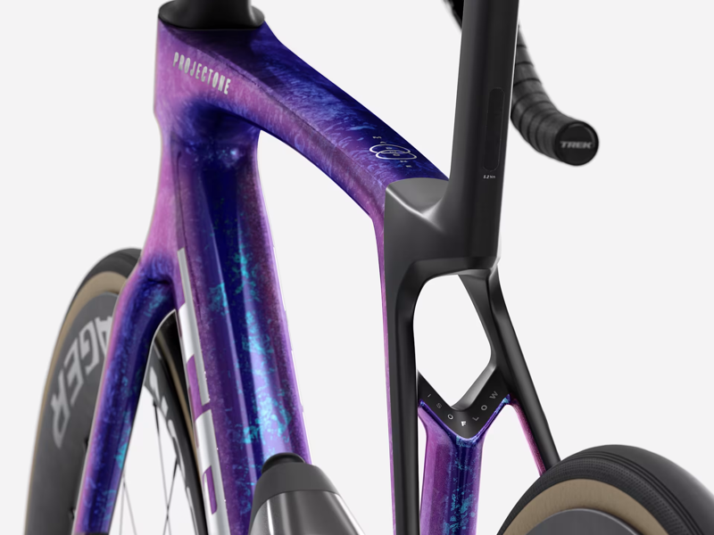 Trek Madone SLR 7 AXS Gen 8 Road Bike 2026 in Purple Phaze-3