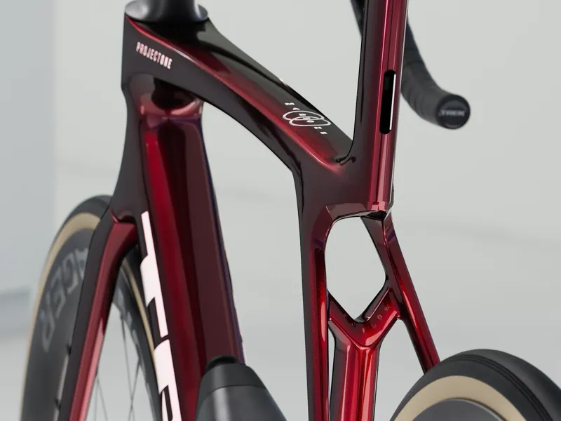Trek Madone SLR 8 AXS Gen 8 Road Bike 2025 in Carbon Red Smoke-3