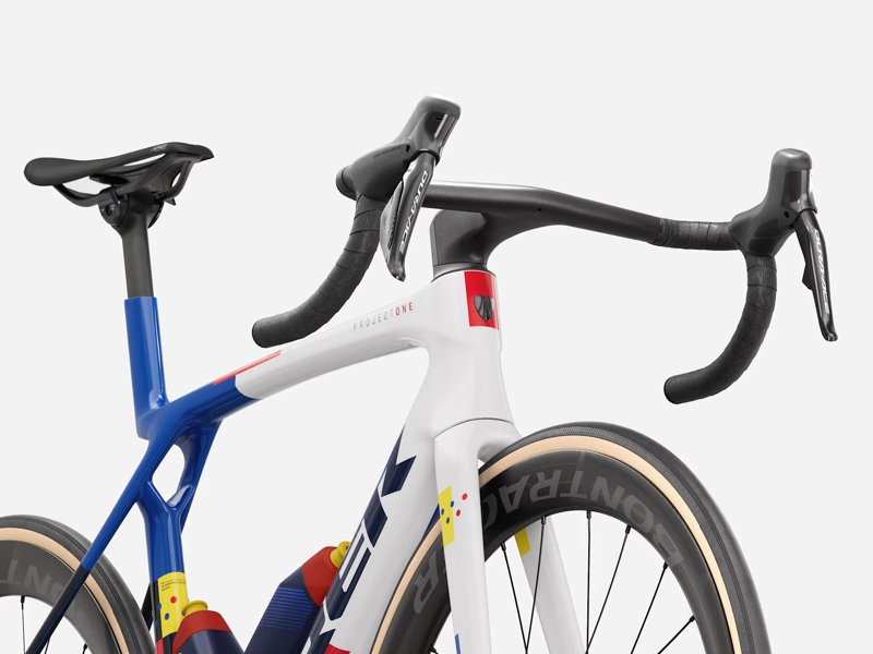 Trek Madone SLR 9 Di2 Gen 8 Road Bike 2026 in Lidl Trek Team Replica-4