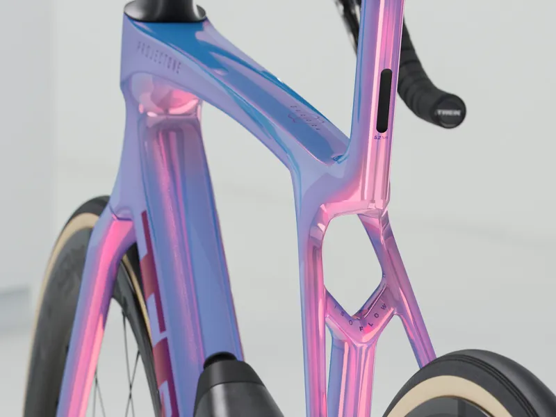 Trek Madone SLR 9 AXS Gen 8 Road Bike 2025 in Tête de la Course-3