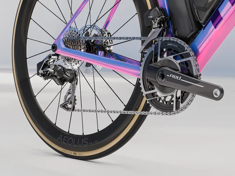 Trek Madone SLR 9 AXS Gen 8 Road Bike 2025 in Tête de la Course-5