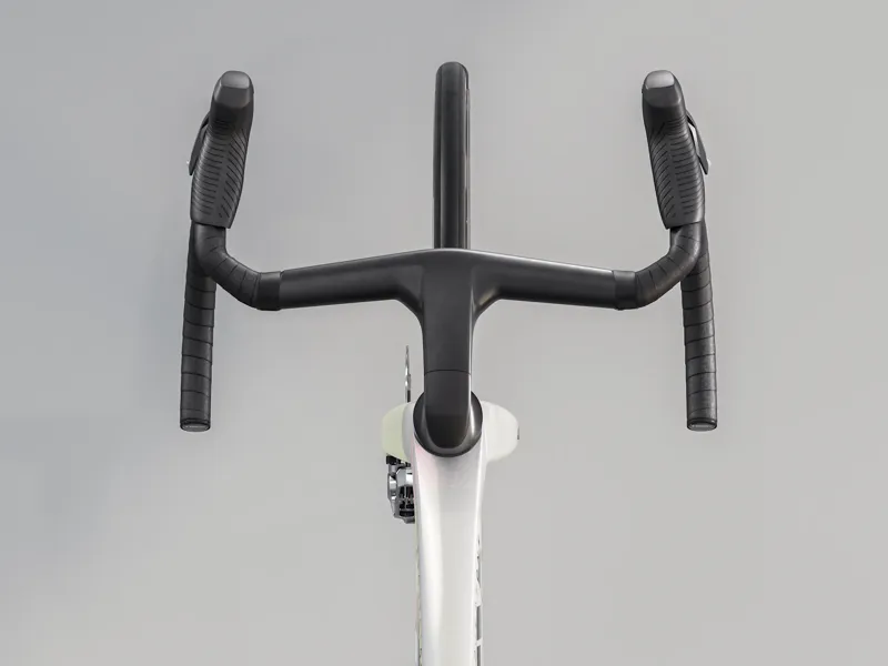 Trek Madone SLR 9 AXS Gen 8 Road Bike 2025 in Iridescent Blue Pearl Red -2