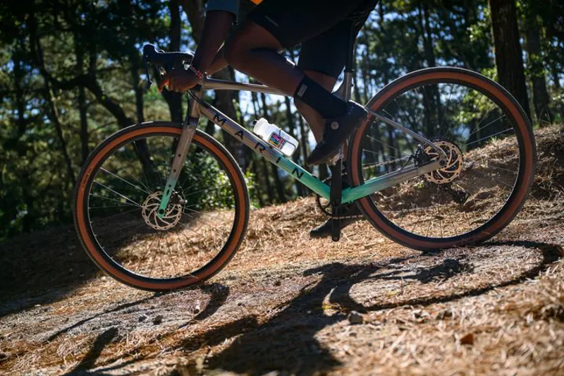 Marin Gestalt X10 Gravel Bike 2026 in Grey Green-3