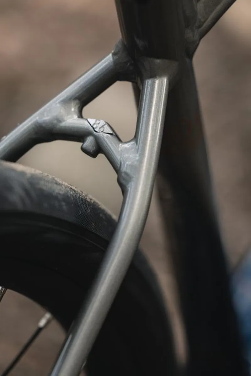 Marin Lombard E1 Electric Gravel Bike 2026 in Blue Charcoal-5