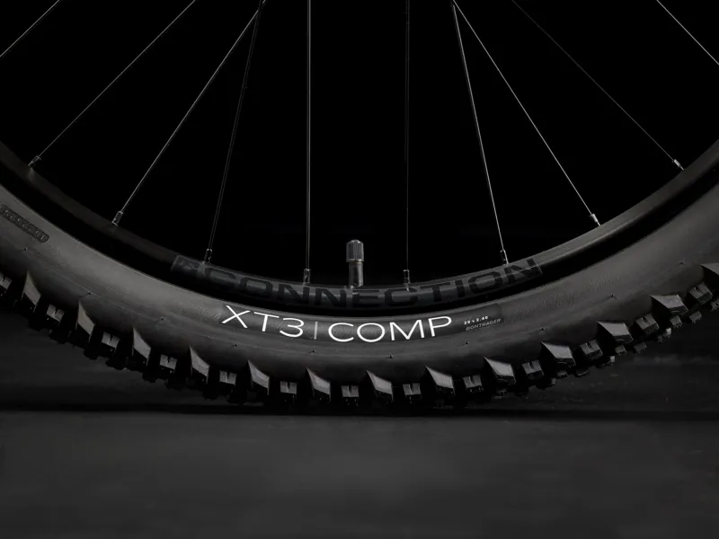 Trek Marlin 5 Gen 3 Hardtail Mountain Bike 2025 in Purple Flip to Black Fade-5