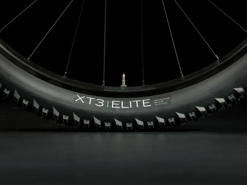 Trek Marlin 6 Hardtail Mountain Bike 2025 in Miami Green to Dark Aquatic Fade-5