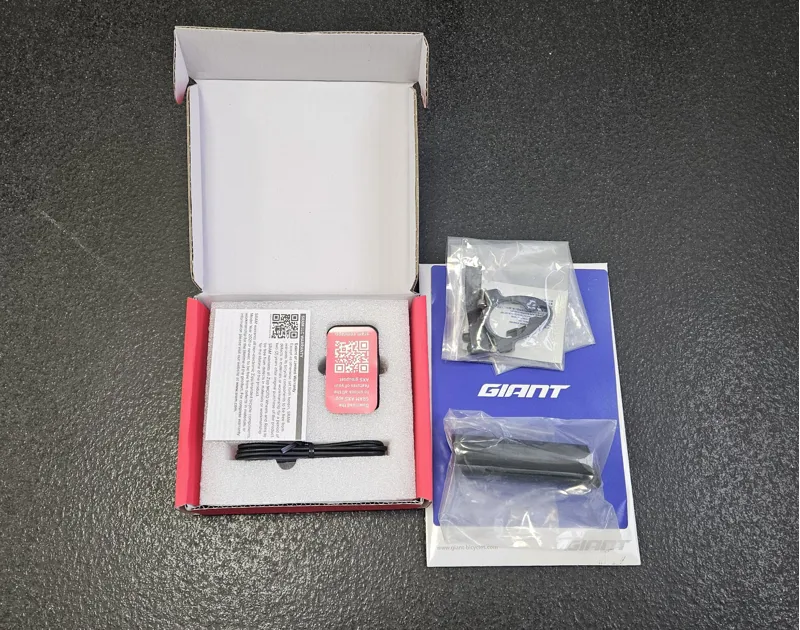 EX DISPLAY Giant Revolt X Advanced Pro 2 Gravel Bike Size MediumLarge 2025 in Black/Sea Sparkle-4