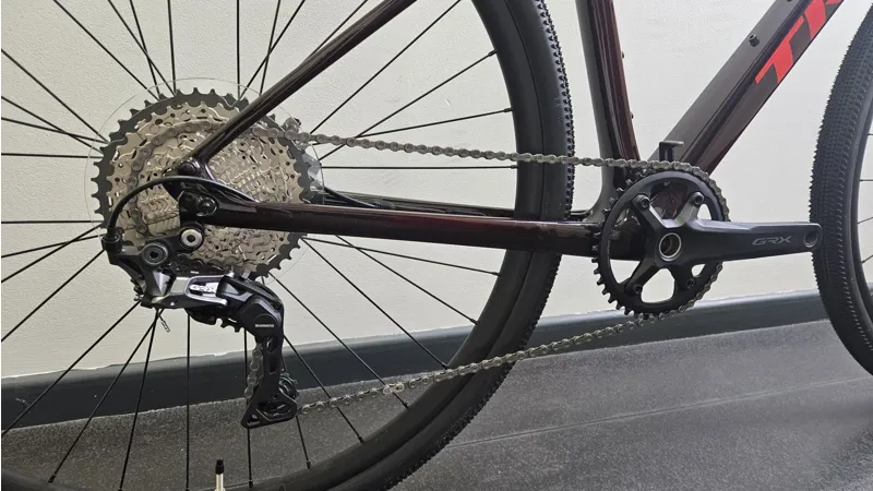 EX DEMO Trek FX Sport 5 Carbon Hybrid Bike 2025 Small in Red Carbon Smoke-2
