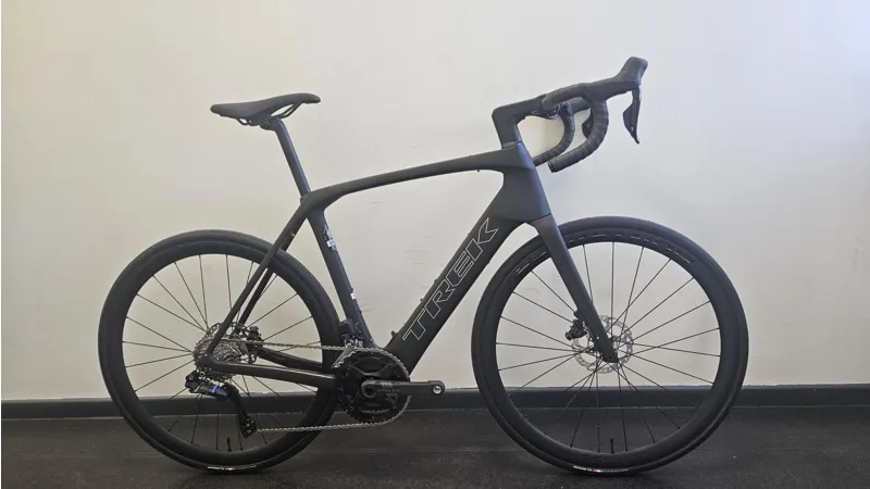 EX DISPLAY Trek Domane+ SLR 6 105 Di2 Electric Road Bike 58cm 2025 in Matte Deep Smoke Black