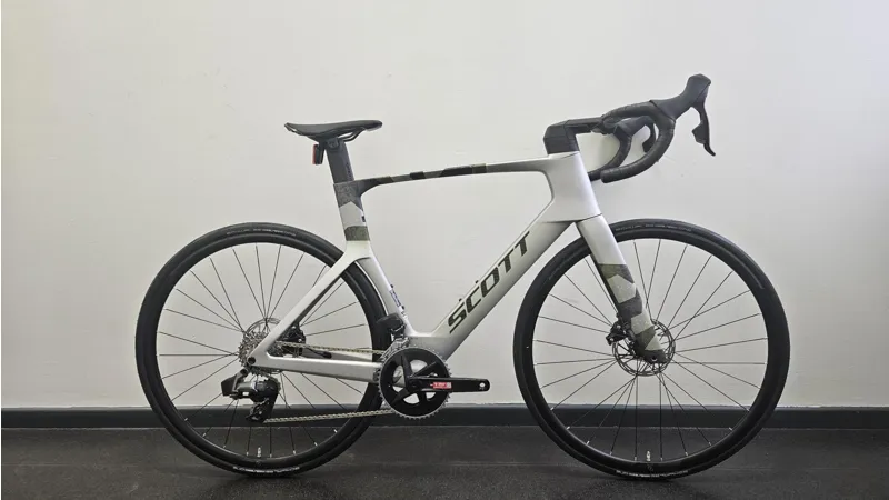 Scott Foil RC 30 Road Bike 2025 in White-1