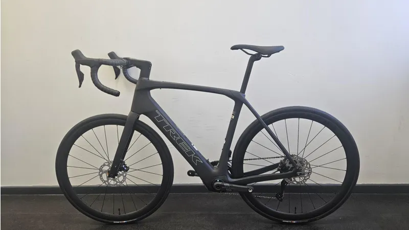 EX DISPLAY Trek Domane+ SLR 6 105 Di2 Electric Road Bike 58cm 2025 in Matte Deep Smoke Black-3