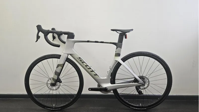 Scott Foil RC 30 Road Bike 2025 in White-2