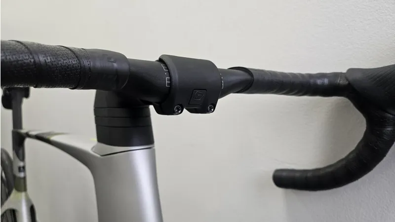 Scott Foil RC 30 Road Bike 2025 in White-6