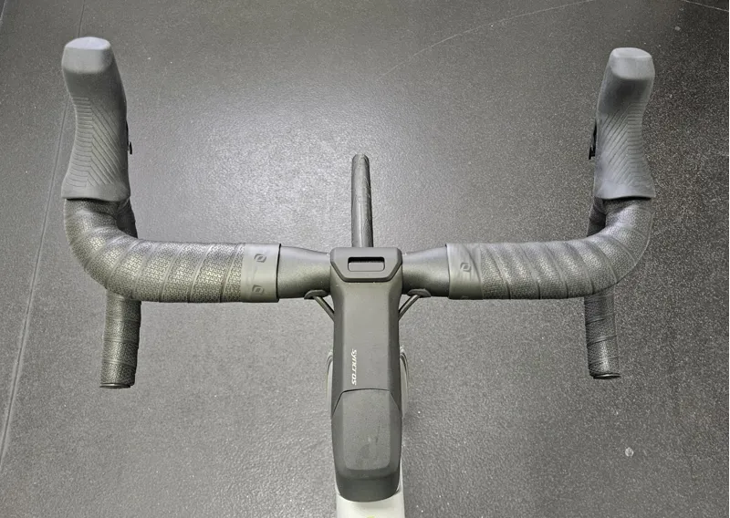 Scott Foil RC 30 Road Bike 2025 in White-9