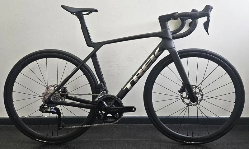 EX DISPLAY Trek Madone SL 6 Di2 Gen 8 Road Bike Medium 2025 in Dark Web 