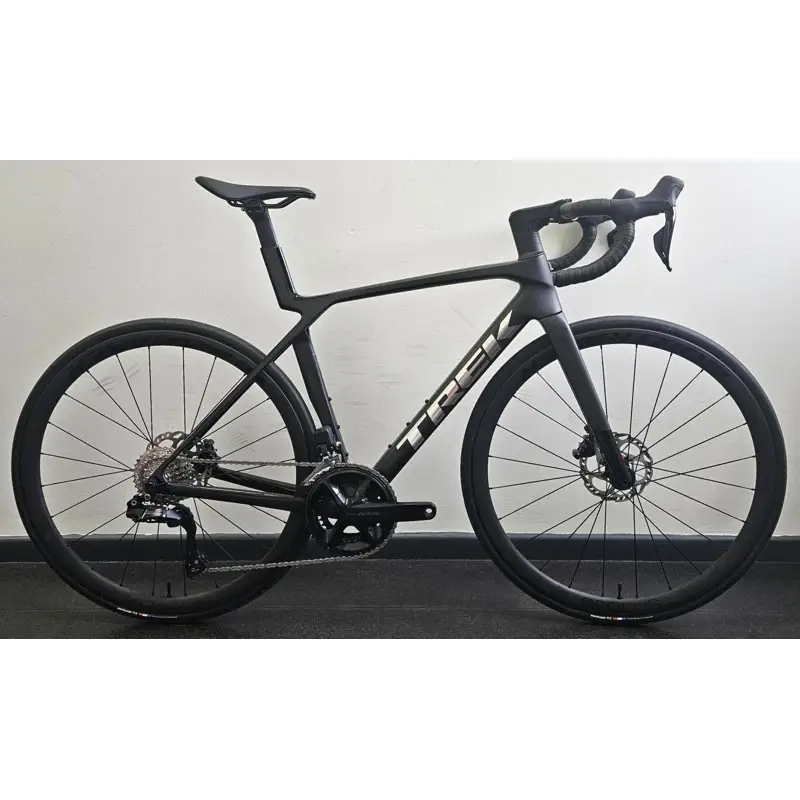 Balfes Bikes EX DISPLAY Trek Madone SL 6 Di2 Gen 8 Road Bike Medium 2025 in Dark Web | Free postage over £30, £10 off first order, price match & 0% finance.