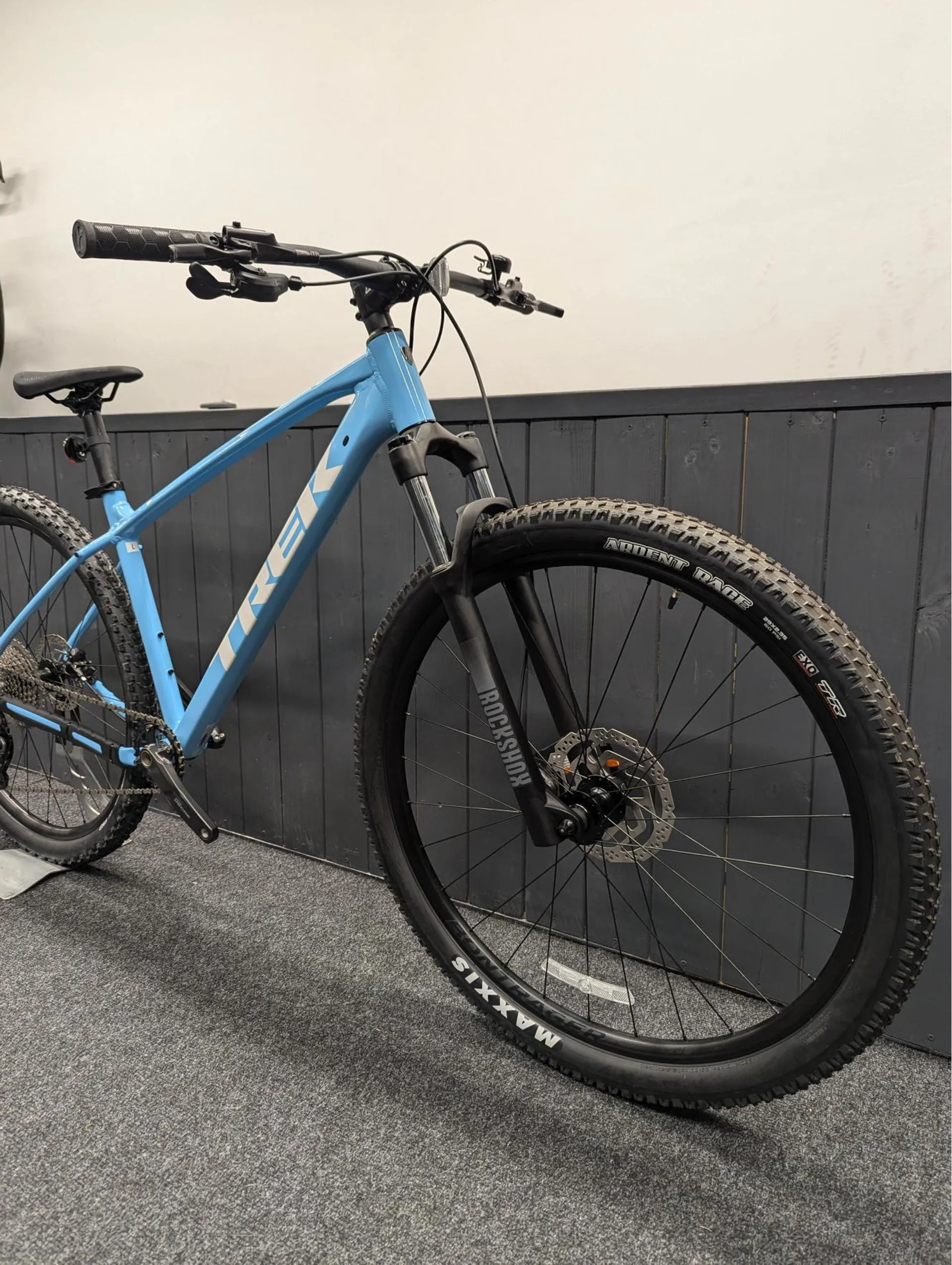 Rockshox Trek Marlin ONE OFF Trek Marlin Gen Hardtail Mountain