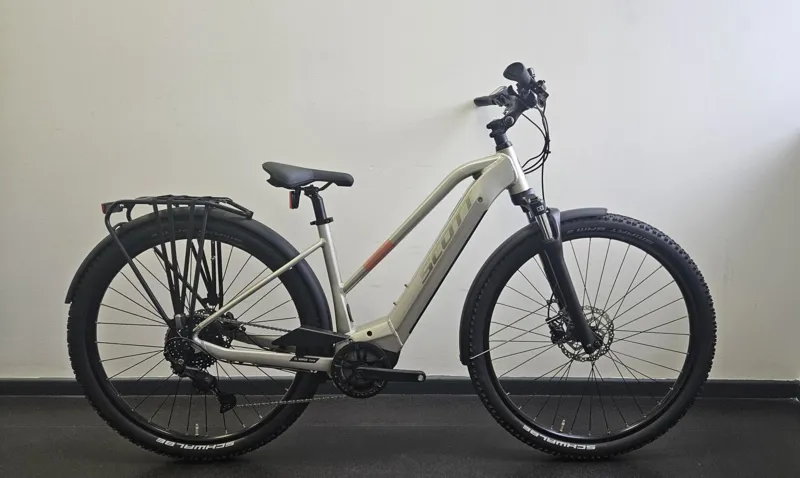 EX DEMO Scott Bike Sub Cross eRIDE 30 Lady EQ Electric Hybrid Bike Size Small 2025 in Silver