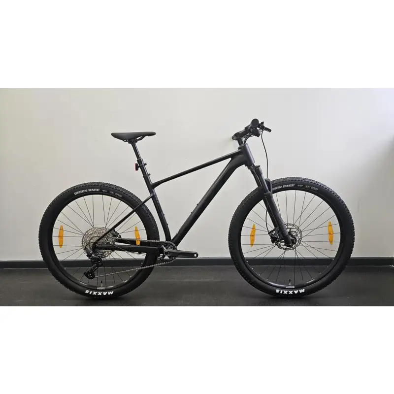 Balfes Bikes EX DISPLAY Scott Scale 940 Hardtail Mountain Bike Size Large 2026 in Black | Free postage over £30, £10 off first order, price match & 0% finance.