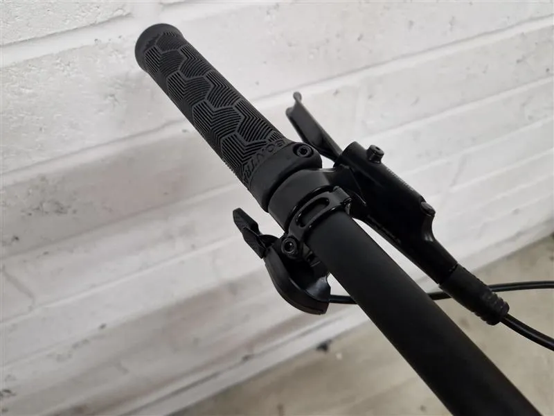 ONE OFF Trek Procaliber 9.5 Hardtail Mountain Bike Medium/Large 2024 in Radioactive Red -2