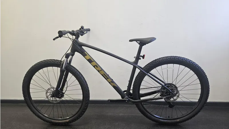 EX DISPLAY Trek Marlin 4 Gen 3 Hardtail Mountain Bike Large 2027 in Matte Dark Web-4