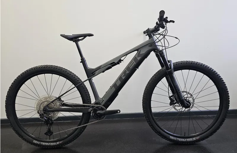 EX DEMO Trek E-Caliber 9.6 Full Suspension Electric Mountain Bike Large 2024 in Lithium Grey/Black