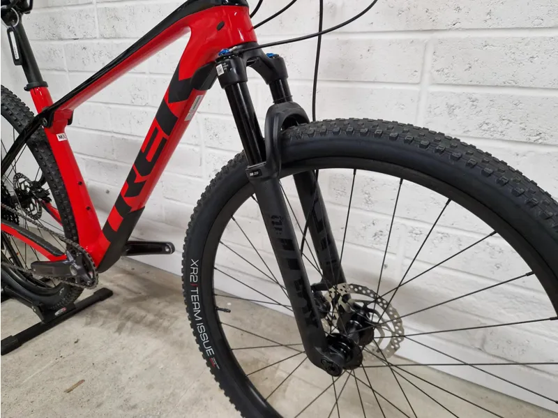 ONE OFF Trek Procaliber 9.5 Hardtail Mountain Bike Medium/Large 2024 in Radioactive Red -3