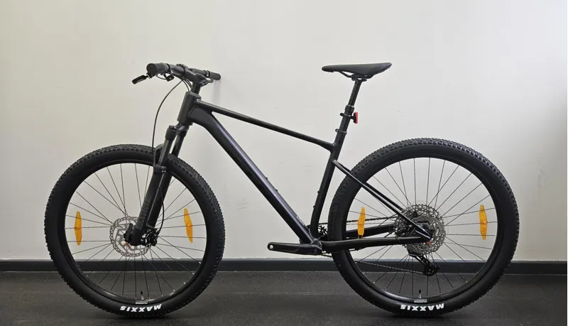 EX DISPLAY Scott Scale 940 Hardtail Mountain Bike Size Large 2026 in Black-1