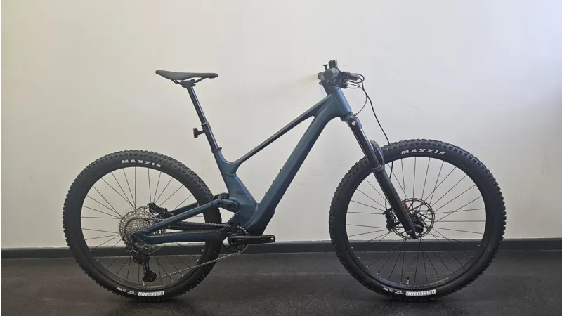 EX DISPLAY Scott Genius 930 Full Suspension Mountain Bike Medium 2025 in Blue