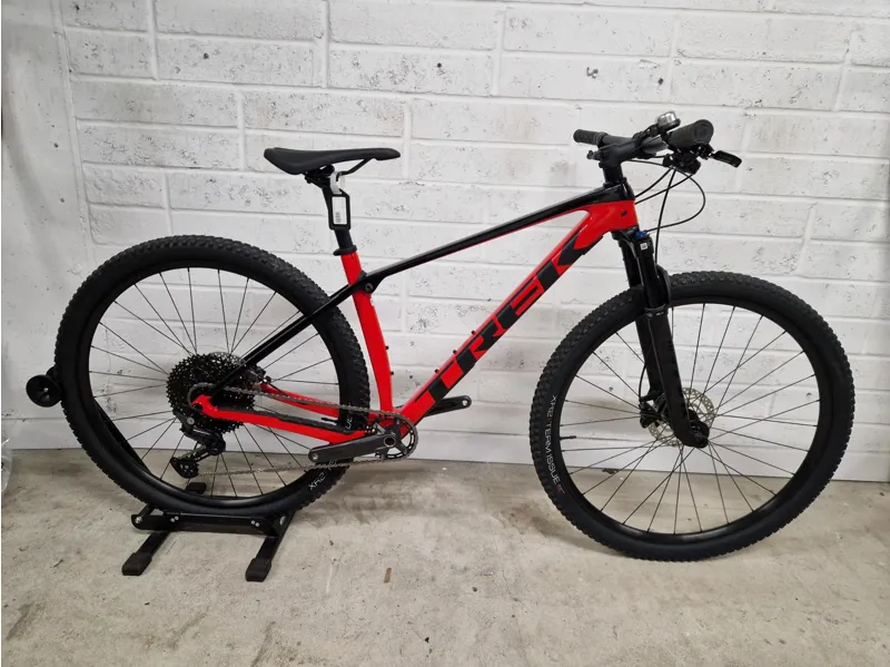 ONE OFF Trek Procaliber 9.5 Hardtail Mountain Bike Medium/Large 2024 in Radioactive Red 