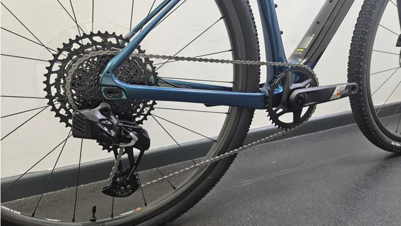 EX DISPLAY Giant Revolt X Advanced Pro 2 Gravel Bike Size MediumLarge 2025 in Black/Sea Sparkle-2