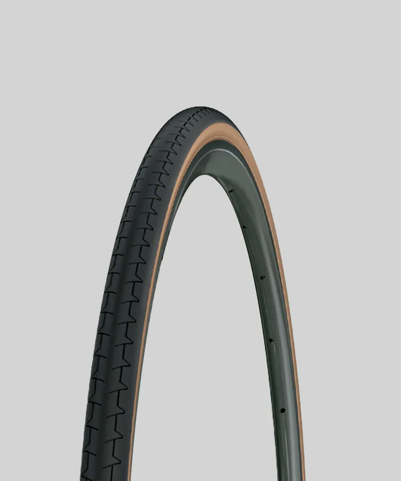 Balfes Bikes Michelin Dynamic Classic Tyre 700 x 25c in Translucent | Free postage over £30, £10 off first order, price match & 0% finance.