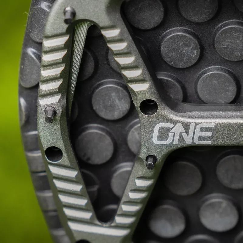 OneUp Flat Aluminium Pedals in Grey-1