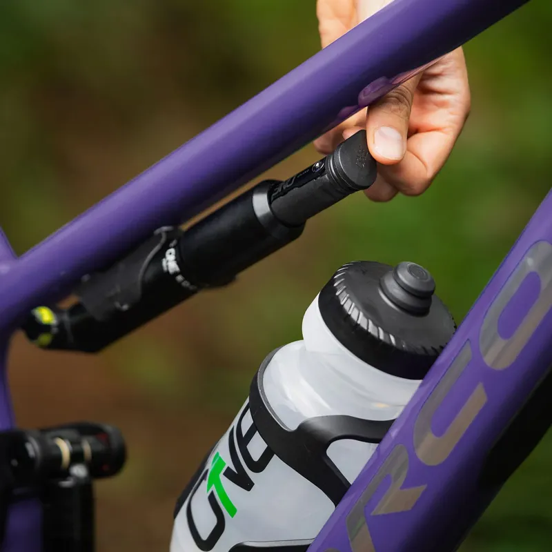 OneUp EDC Inline Pump Mount in Black-7