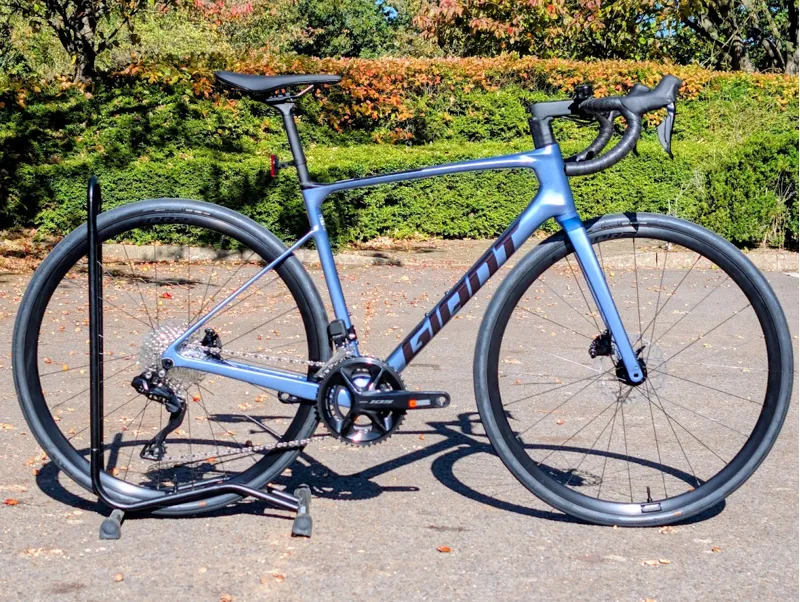 Giant Defy Advanced 1 Road Bike 2025 in Frost Silver-1