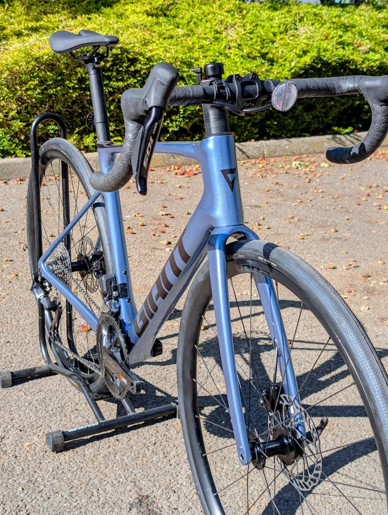 Giant Defy Advanced 1 Road Bike 2025 in Frost Silver-2